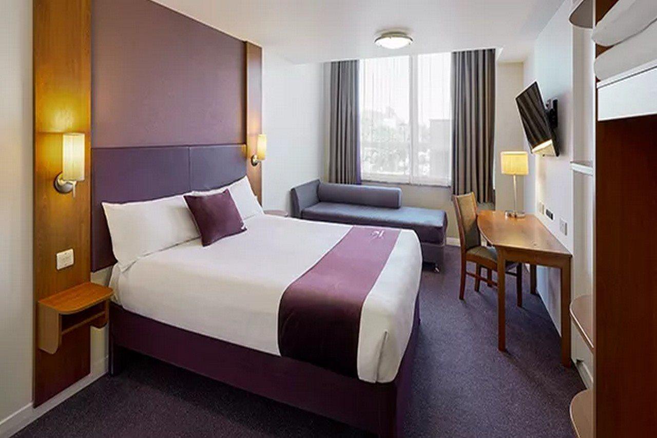 Premier Inn Dudley Town Centre 외부 사진